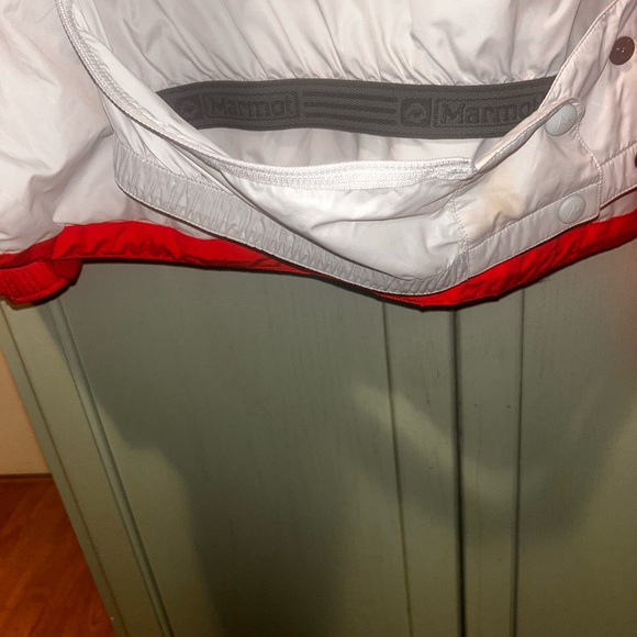 Marmot ( Excellent Brand) Women's GORE TEX Ski Jacket - Shell/ / Attached Hood - Picture 4 of 10